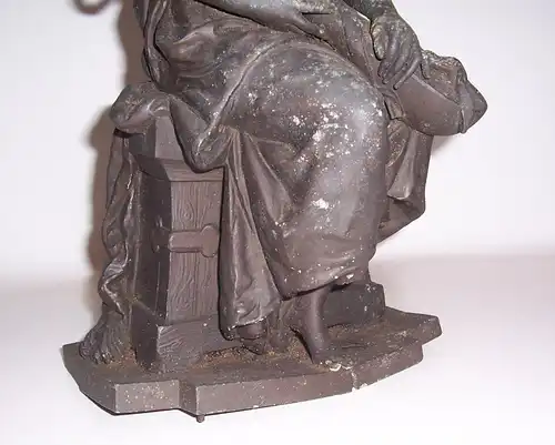 Uralte signierte Zinkguß Figur Mädchen mit Laute vor 1945