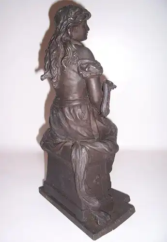 Uralte signierte Zinkguß Figur Mädchen mit Laute vor 1945 