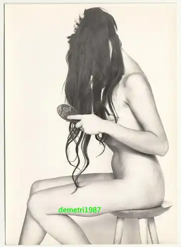 Akt Abzug Zdenka Virta 1967 Prag - nackte Frau bürstet sich * nude vintage !