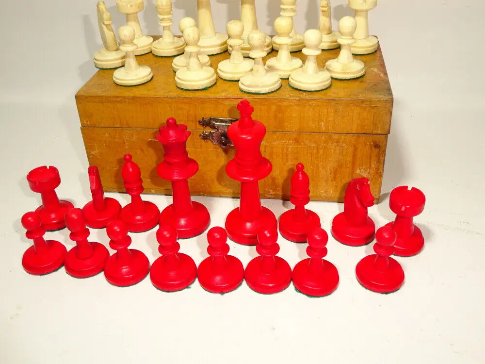 Alte Schachfiguren Weiss Rot Bein Deko Schach Figur 1