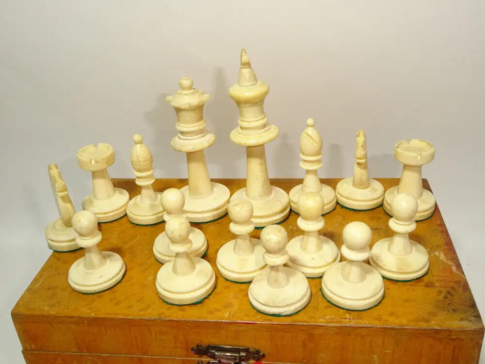 Alte Schachfiguren Weiss Rot Bein Deko Schach Figur 8