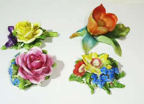 Alte Porzellan Blumen 4 Stück vor 1945 Deko Blüten Tischdeko