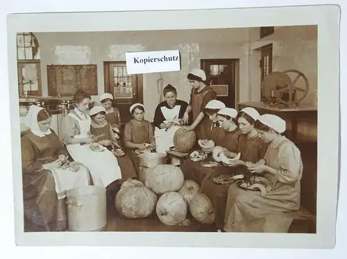 Top Foto Frauen beim Kürbis schälen kochen Halloween 1930er vintage (F2635