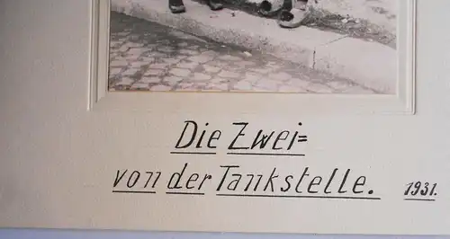 Foto 1931 kostümierte Kinder vor Shell Tankstelle Dresden Freital ! (D8