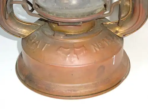Bat 158 Petroleumlampe mit Schirm Fledermaus Laterne