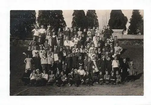 Foto Ak Photogr. Atelier R. Jaeger Gruppenfoto Bischofswerda Postkarte Sachsen