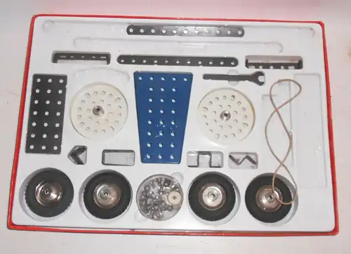 1 von 4 Burgstädter Metallbaukasten 4 DDR !