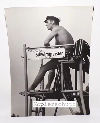 Fotografie Schwimmeister 1960er DDR vintage Foto Bademeister