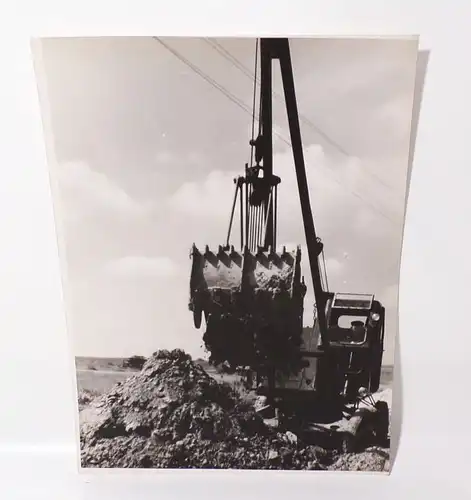 Foto Bagger bei der Arbeit Technik 1960er DDR