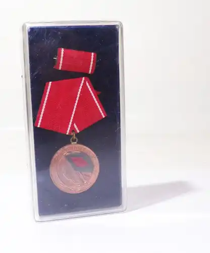 Abzeichen Für ausgezeichnete Leistungen DDR Orden 