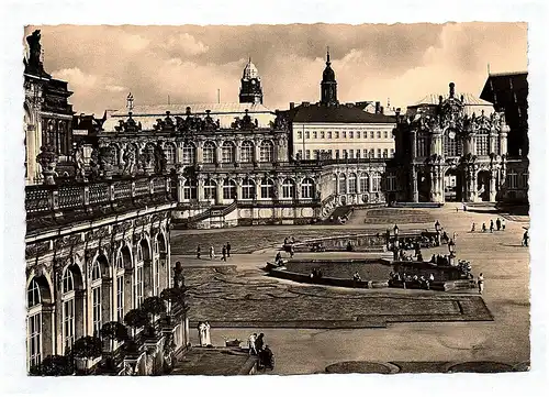 Ak Dresden Zwinger Hof mit Glockenpavillon Echtfoto