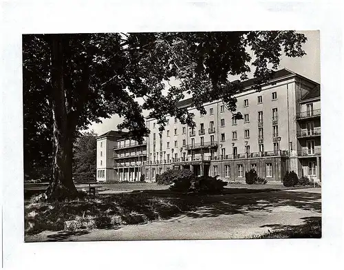 Ak Friedrichroda Thüringer Wald DDR Echtfoto FDGB Erholungsheim Walter Ulbricht