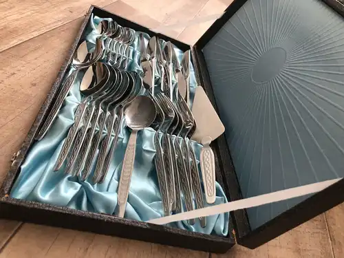 DDR Besteck 27 teilig  ABS Rostfrei Löffel Messer Gabel Besteckkoffer
