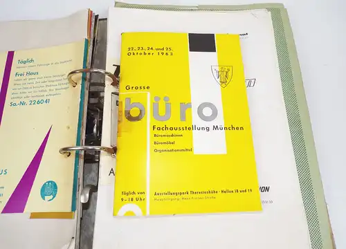 Ordner voll Prospekte Büromöbel Bürobedarf 1960er BRD Kataloge