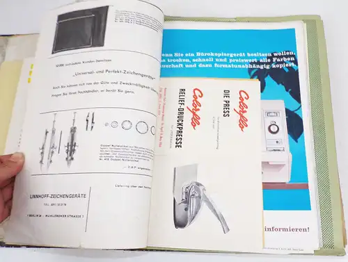 Ordner voll Prospekte Büromöbel Bürobedarf 1960er BRD Kataloge