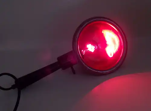 Handlampe Wärmelampe Wärmestrahler Rotlicht PGH Elektro Medizin 1950er