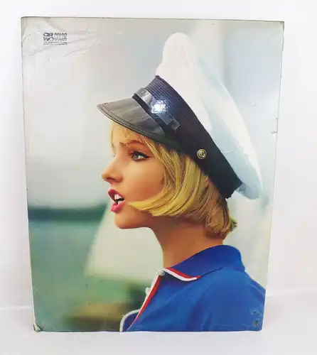 Orwo Color Pappschild Mode Frau Schirmmütze 1970er Poster Vintage Deko