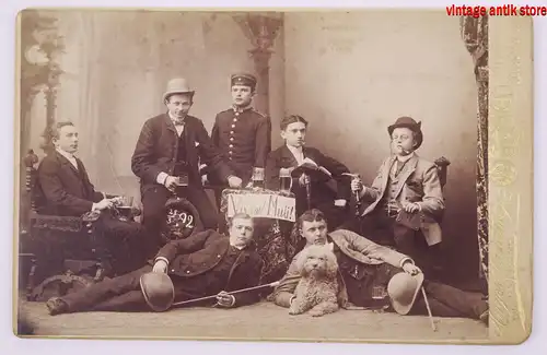 Kabinettfoto Hund junge Herren wohl Studenten Bunzlau Haynau Schlesien 1890er