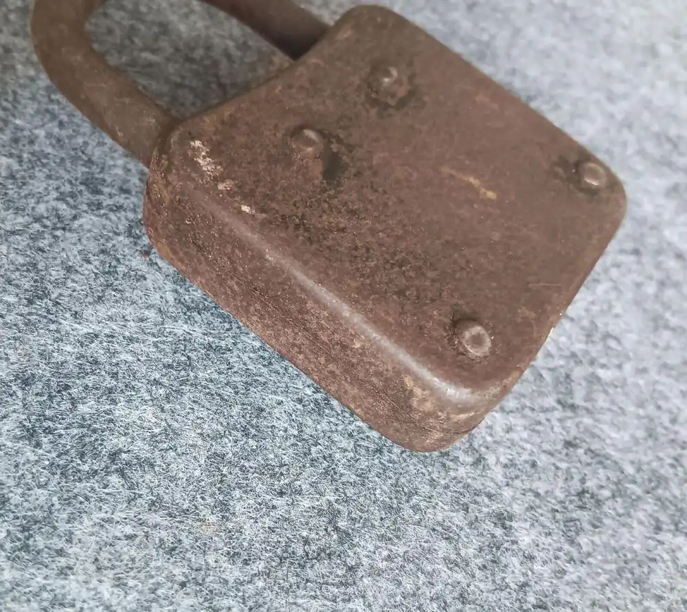 Altes Vorhängeschloss antik Schloss Eisen klein 5