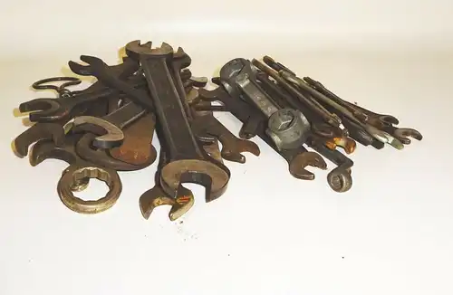 Konvolut Werkzeug Maulschlüssel Handbohrer Bordwerkzeug Oldtimer Vintage !