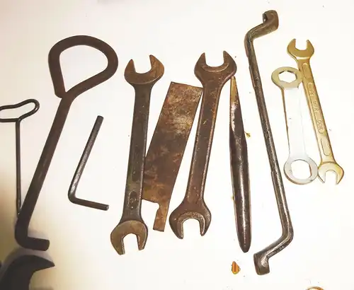 Konvolut Werkzeug Maulschlüssel Handbohrer Bordwerkzeug Oldtimer Vintage !