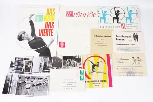 Papier Nachlass Turnfest Sportfest Leipzig 1963 Teilnehmerin DDR Prospekte Fotos