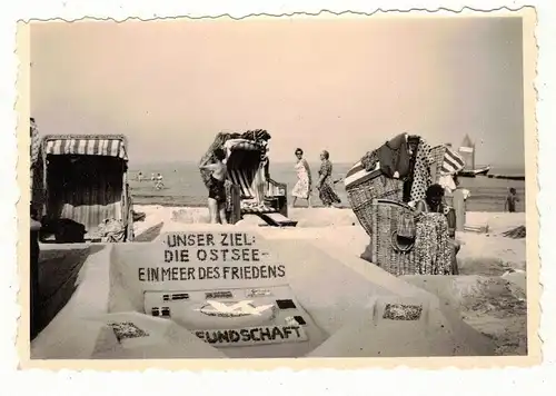 Foto DDR Strandburg Strand Ein Meer des Friedens Propaganda 1955er