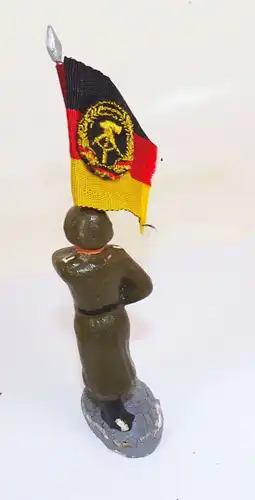 NVA Fahnenträger alte Massefigur 