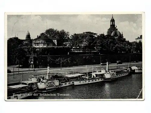 Ak Dresden An der Brühlschen Terrasse DR