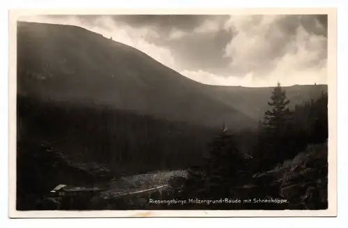 Ak Riesengebirge Melzergrund Baude mit Schneekoppe 1938 Kocioł Łomniczki Polen