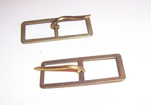 Schachtel voll alter Metall Gürtelschnallen Bandschnallen Schnallen Accessoires