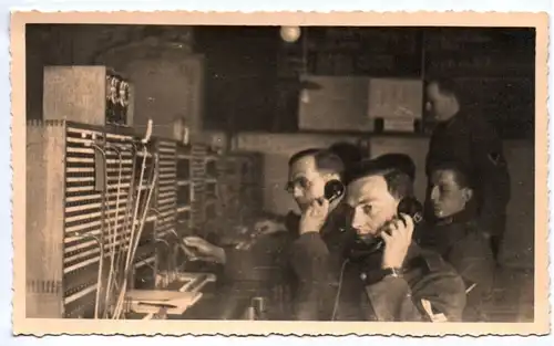 Foto Funker Soldaten Zentrale Funkstelle 2 Wk Technik Funktelefon Telegraph