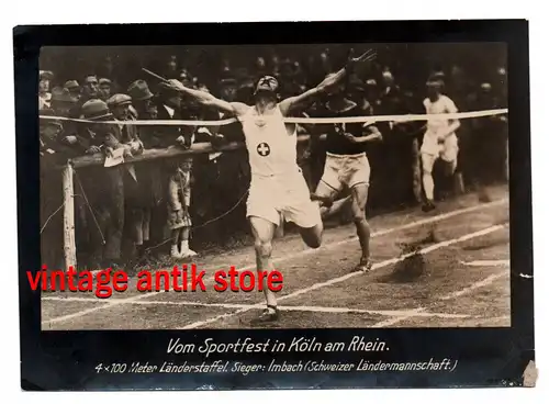 Fotografie Sportfest Köln am Rhein 100 Meter Länderstaffel Sieger Imbach 1920er