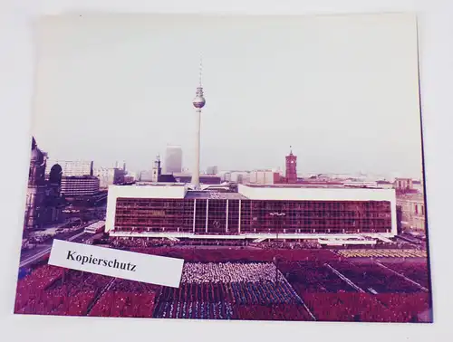 SED Auszeichnung X Parteitag der SED Fotografien Ersttagsbriefe Briefmarken