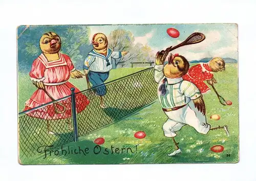 Ak Vermenschlichte Küken Henne Hahn beim Tennis spielen Fröhliche Ostern