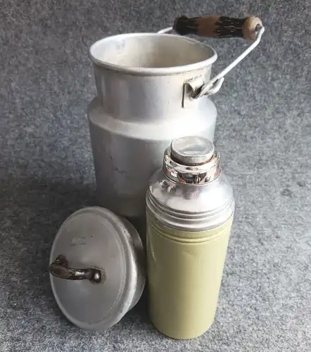 Alte 1 Liter Alu Milchkanne mit Deckel und Thermoskanne Holzgriff Aluminium Kann