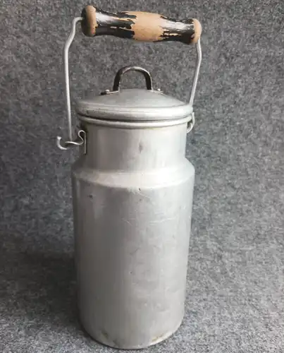 Alte 1 Liter Alu Milchkanne mit Deckel und Thermoskanne Holzgriff Aluminium Kann