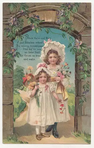 Ak zwei Mädchen in Biedermeier Mode * Blumen Andenken Gruss * stark geprägt 1910