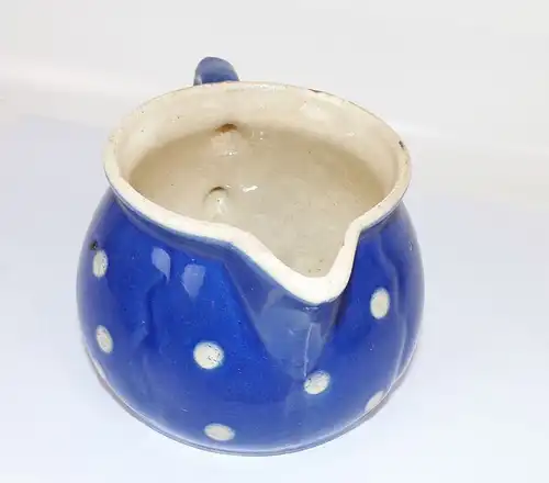Altes Keramik Kännchen weiss Punkte blau Krug Landhaus Gartendeko