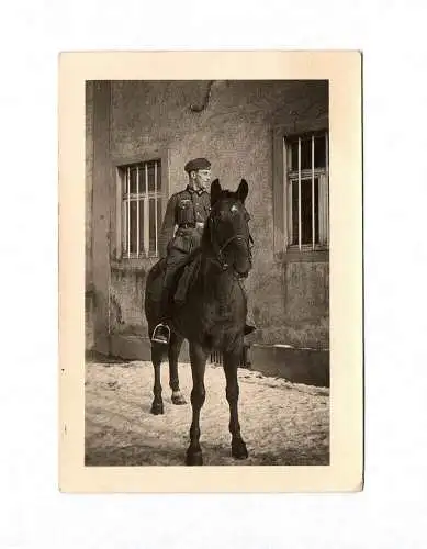Foto Soldat auf Pferd