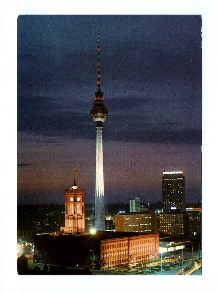 Ak Fernseh und UKW Turm der Deutschen Post Fernsehturm Berlin 1983