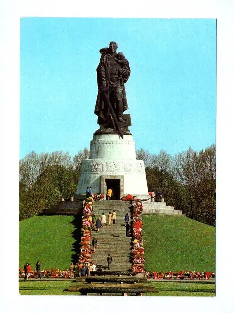 Ak Berlin 1982 Sowjetisches Ehrenmal im Treptower Park