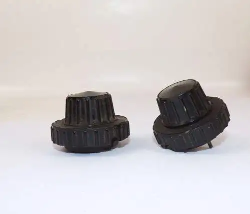 Alte Regler Schalter wohl DDR Autoradio kfz Cockpit 2 Stück 