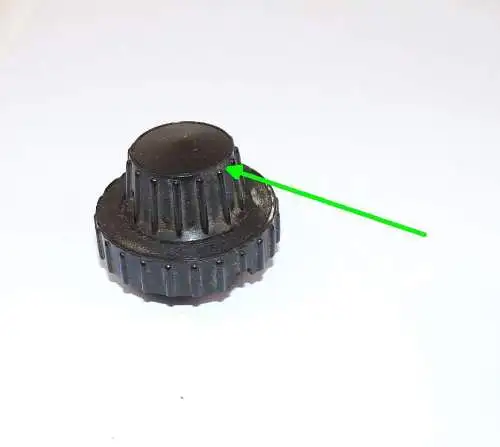 Alte Regler Schalter wohl DDR Autoradio kfz Cockpit 2 Stück 