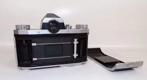 Praktica IV mit Carl Zeiss Jena Tessar Kamera