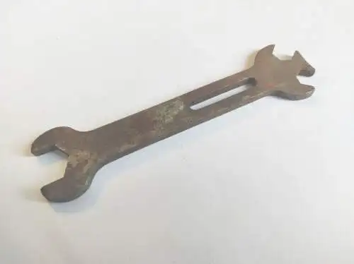 Spezialschlüssel Werkzeug antik Sechskant