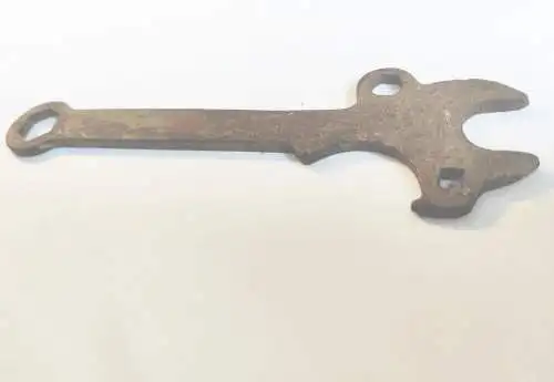 Antikes Werkzeug Sechskant Spezialschlüssel rund alt