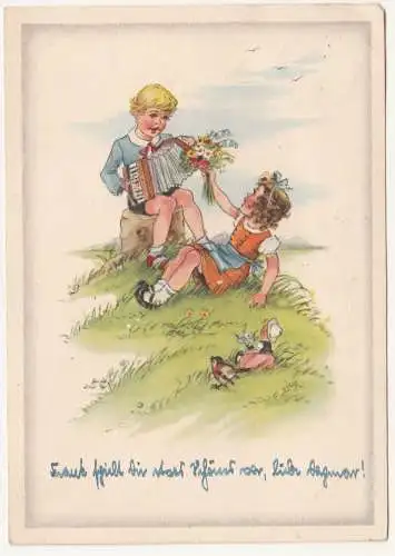 Künstler Ak Bube spiel Akkordeon Mädchen mit Blumenstrauß DDR 1954 (A2611 