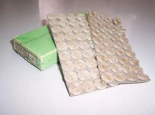 2 Platten mit Glasknöpfen glases buttons Knopf Knöpfe Glas OVP vor 1945 Ø 12 mm 