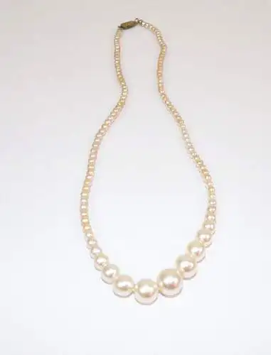 Alte Perlenkette 43 cm Modeschmuck